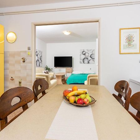 Apartmani Azur Dramalj Exteriör bild