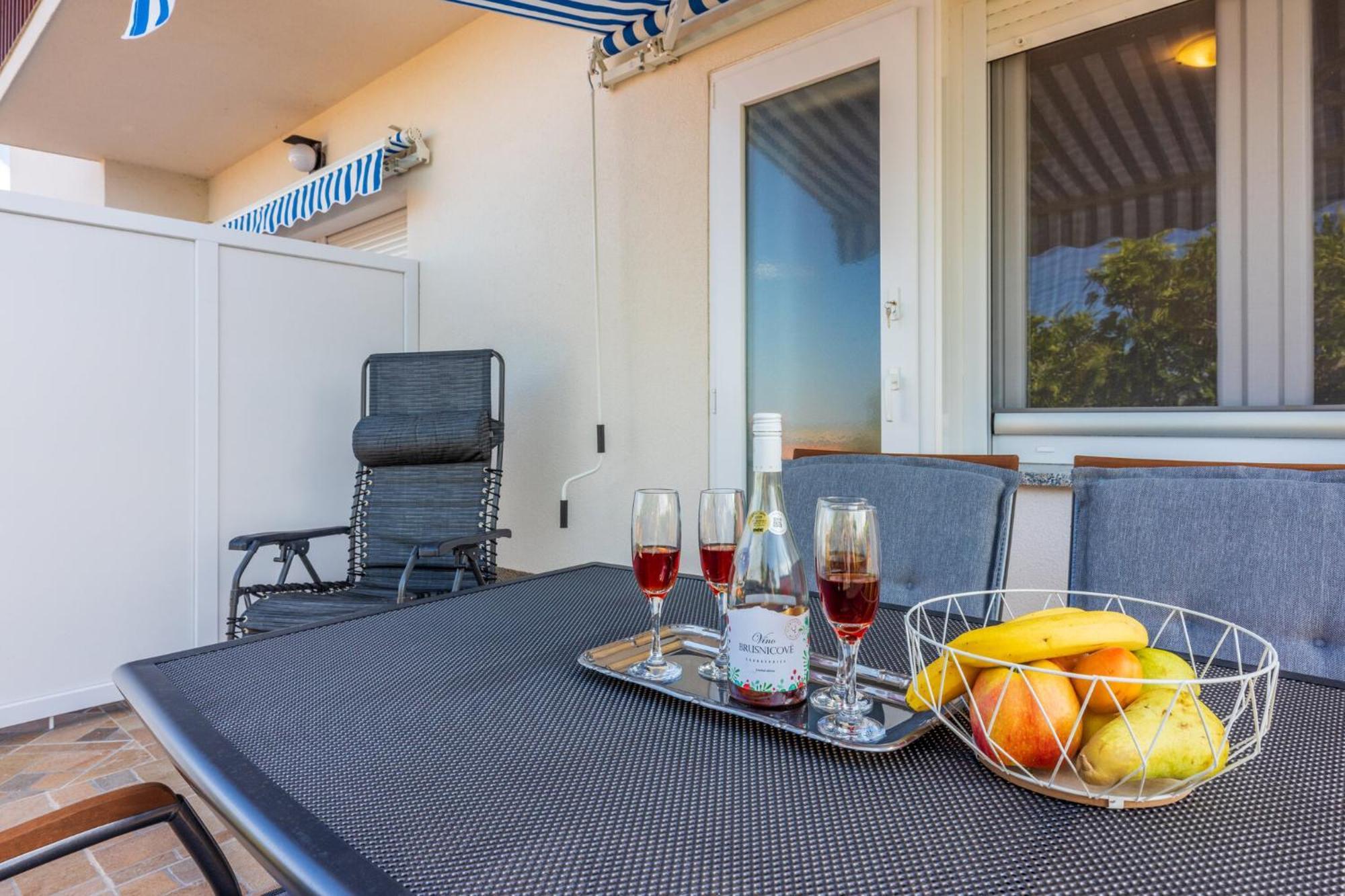 Apartmani Azur Dramalj Exteriör bild